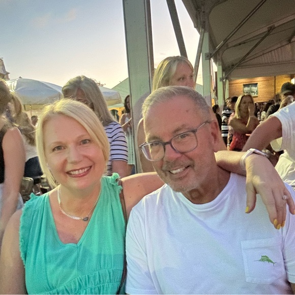 Meet your Posher, Pam - Picture 3 of 4